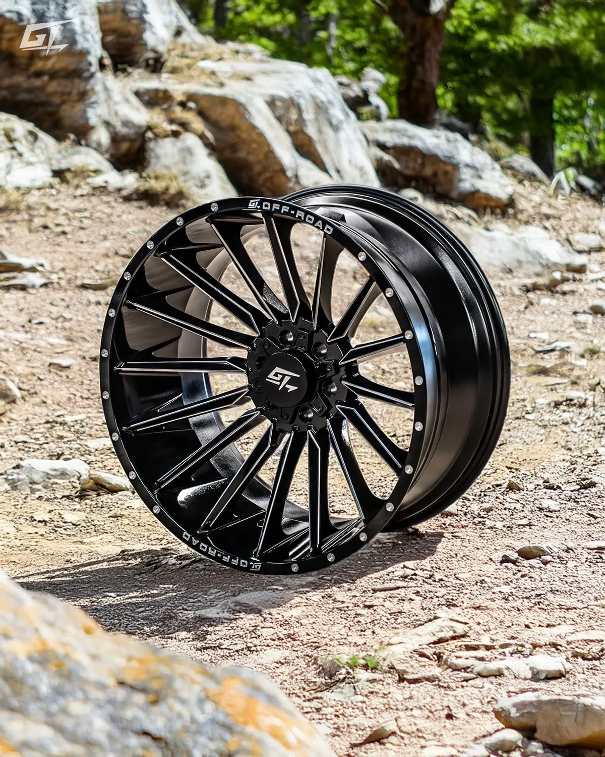 GT Off-Road Stark on the rocks